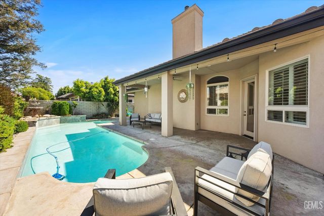 11204 Chiswick Court, Bakersfield, CA 93311