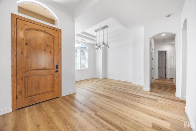 11204 Chiswick Court, Bakersfield, CA 93311