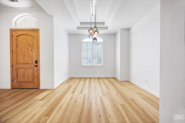 11204 Chiswick Court, Bakersfield, CA 93311