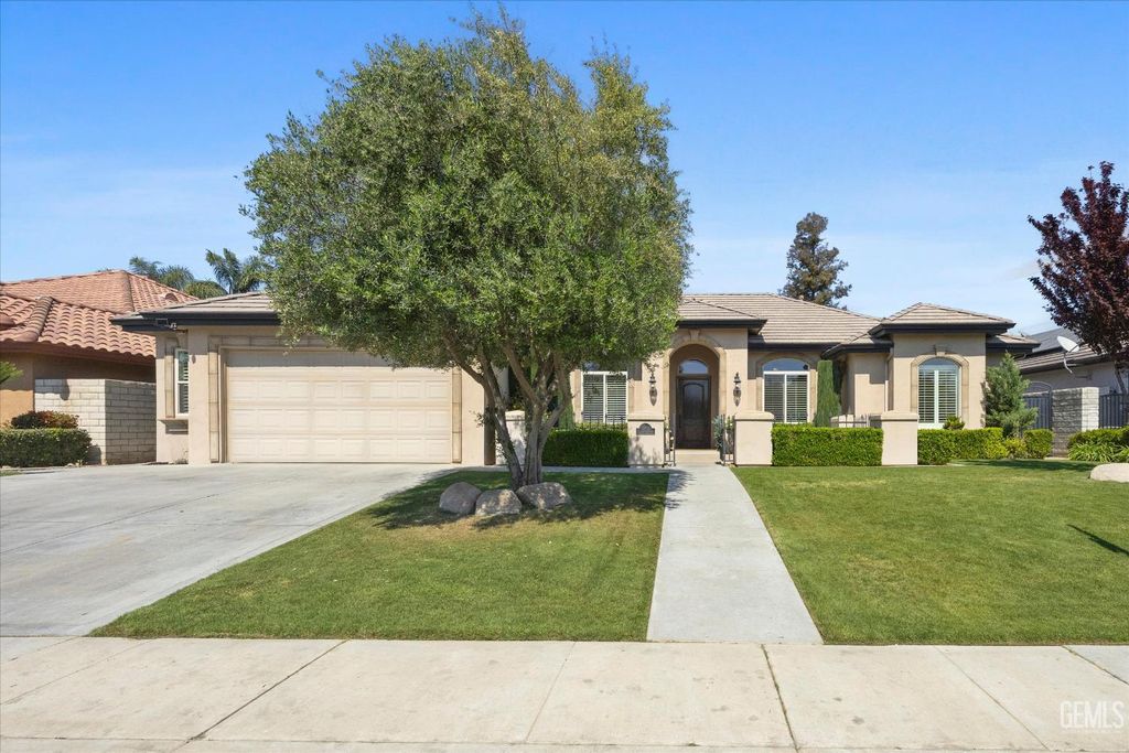11204 Chiswick Court, Bakersfield, CA 93311
