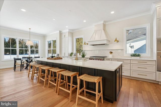 10700 ALLOWAY DR, Potomac, MD 20854