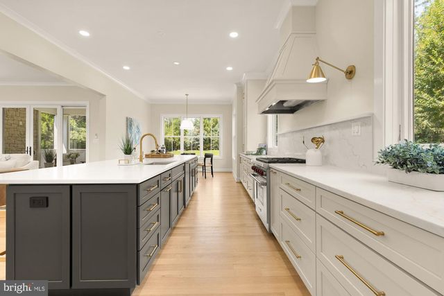 10700 ALLOWAY DR, Potomac, MD 20854