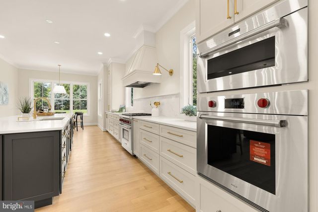 10700 ALLOWAY DR, Potomac, MD 20854