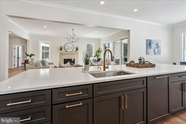 10700 ALLOWAY DR, Potomac, MD 20854