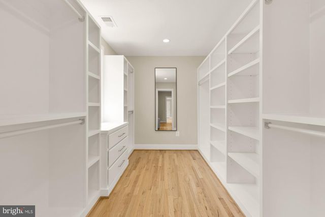 10700 ALLOWAY DR, Potomac, MD 20854