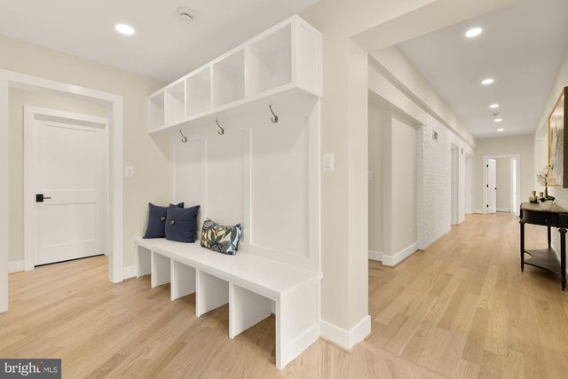 10700 ALLOWAY DR, Potomac, MD 20854