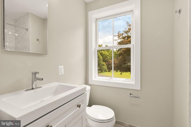 10700 ALLOWAY DR, Potomac, MD 20854