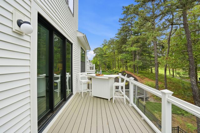 48 Briarwood, Plymouth, MA 02360
