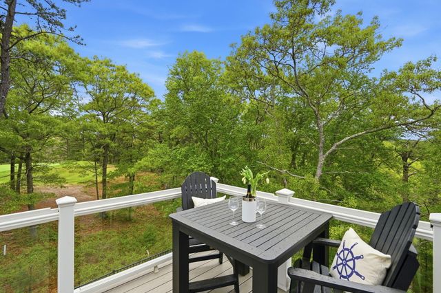 48 Briarwood, Plymouth, MA 02360