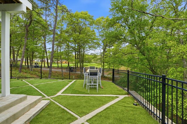 48 Briarwood, Plymouth, MA 02360
