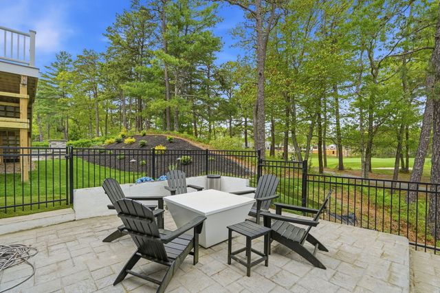 48 Briarwood, Plymouth, MA 02360