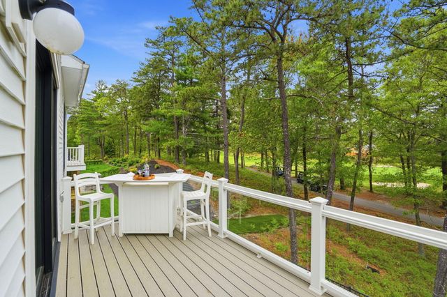 48 Briarwood, Plymouth, MA 02360