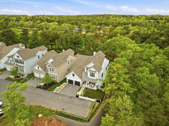 48 Briarwood, Plymouth, MA 02360