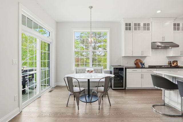48 Briarwood, Plymouth, MA 02360