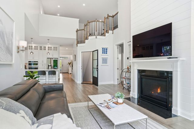 48 Briarwood, Plymouth, MA 02360