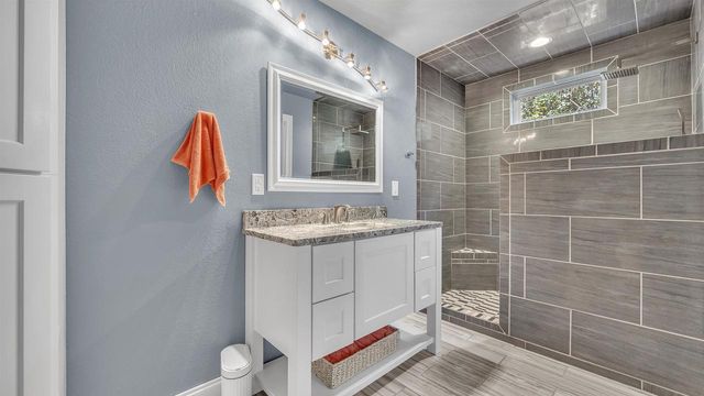 715 HAWTHORN DRIVE, West Bend, WI 53095