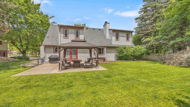 715 HAWTHORN DRIVE, West Bend, WI 53095