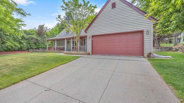715 HAWTHORN DRIVE, West Bend, WI 53095