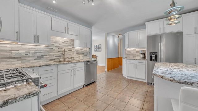 715 HAWTHORN DRIVE, West Bend, WI 53095