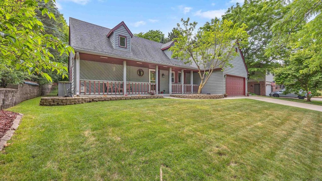 715 HAWTHORN DRIVE, West Bend, WI 53095