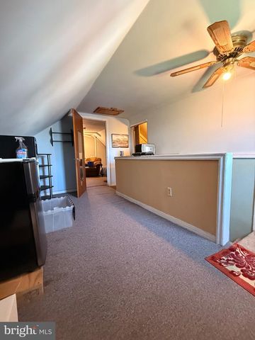 808 OLD ORCHARD LN, Bristol, PA 19007