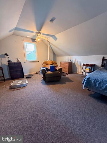 808 OLD ORCHARD LN, Bristol, PA 19007