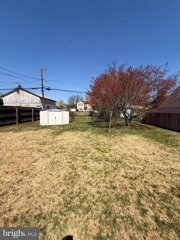 808 OLD ORCHARD LN, Bristol, PA 19007