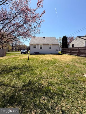 808 OLD ORCHARD LN, Bristol, PA 19007