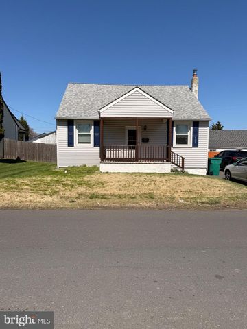 808 OLD ORCHARD LN, Bristol, PA 19007