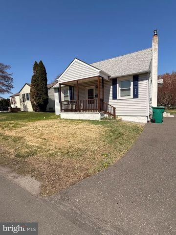 808 OLD ORCHARD LN, Bristol, PA 19007