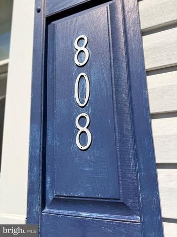 808 OLD ORCHARD LN, Bristol, PA 19007