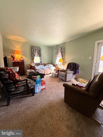 808 OLD ORCHARD LN, Bristol, PA 19007