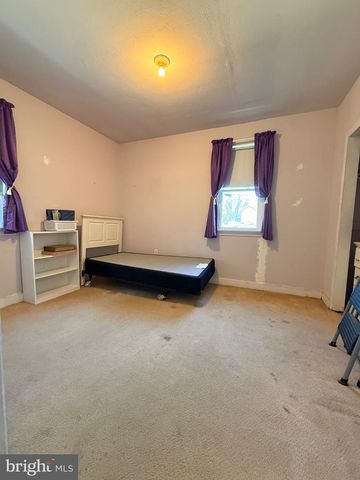 808 OLD ORCHARD LN, Bristol, PA 19007