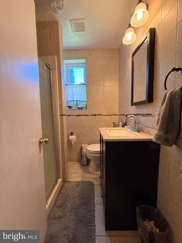 808 OLD ORCHARD LN, Bristol, PA 19007