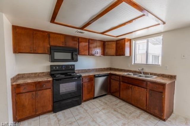 5267 Lisagayle Court 136, Las Vegas, NV 89103