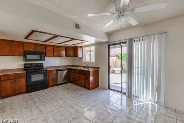 5267 Lisagayle Court 136, Las Vegas, NV 89103