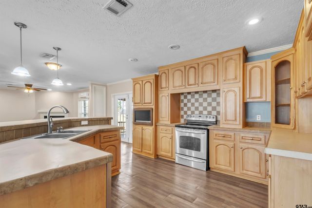 195 Filly Rd, Gilmer, TX 75645