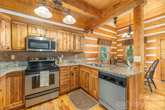93 Rachels Circle, Maggie Valley, NC 28751