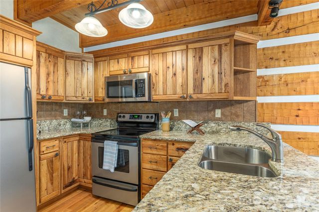93 Rachels Circle, Maggie Valley, NC 28751