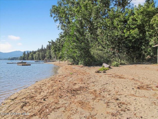 8072 W Radmer RD, Rathdrum, ID 83858