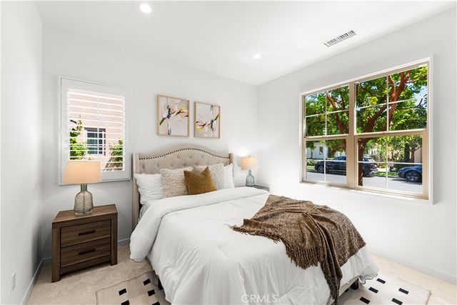171 Elkhorn, Irvine, CA 92618