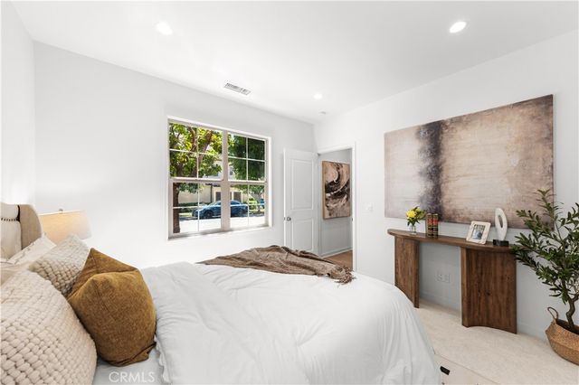 171 Elkhorn, Irvine, CA 92618