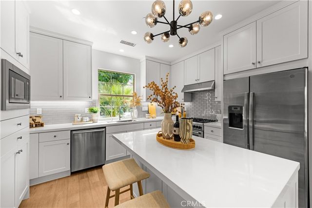 171 Elkhorn, Irvine, CA 92618