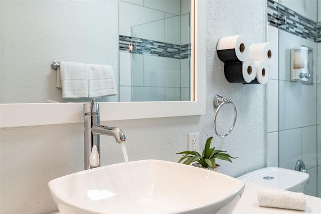 6004 TAMPA SHORES BOULEVARD, Tampa, FL 33615