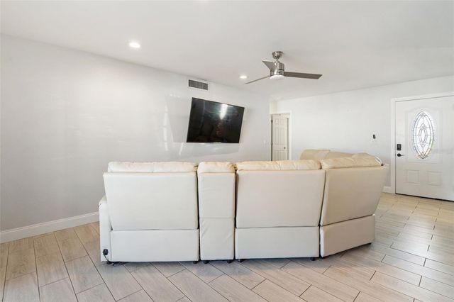 6004 TAMPA SHORES BOULEVARD, Tampa, FL 33615