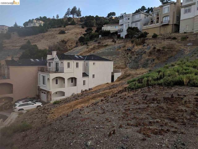 0 Redwood Rd, Oakland, CA 94619
