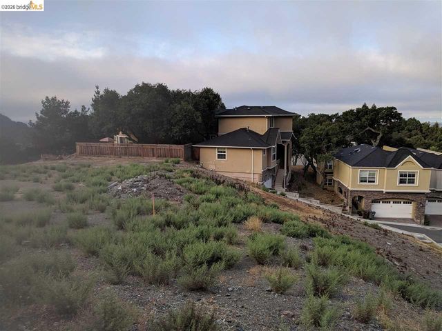 0 Redwood Rd, Oakland, CA 94619