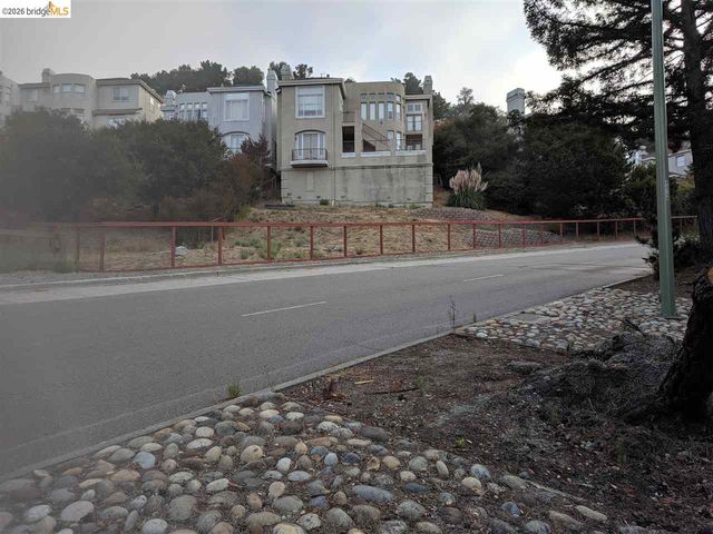 0 Redwood Rd, Oakland, CA 94619