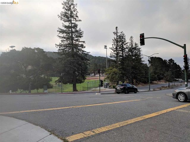 0 Redwood Rd, Oakland, CA 94619