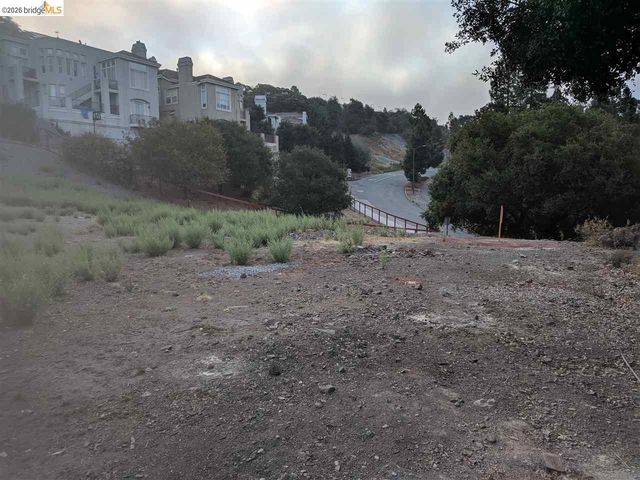 0 Redwood Rd, Oakland, CA 94619